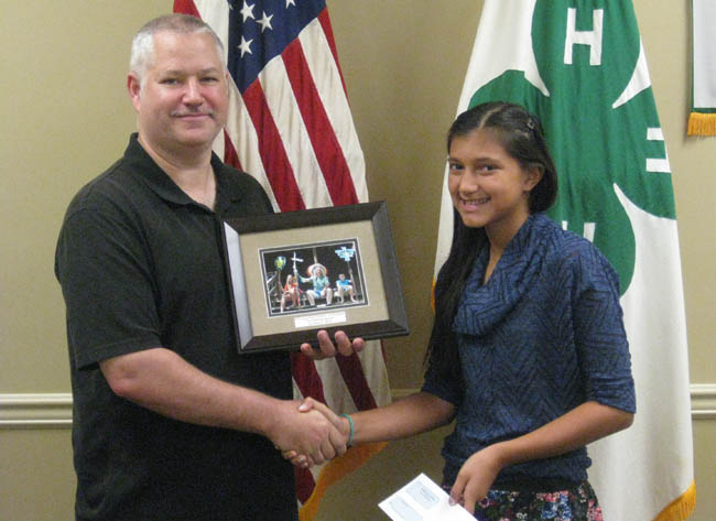 Patterson Mill Middle School Student Alyssa Binns Named Grand Champion Winner of 4-H Camp Photo Contest